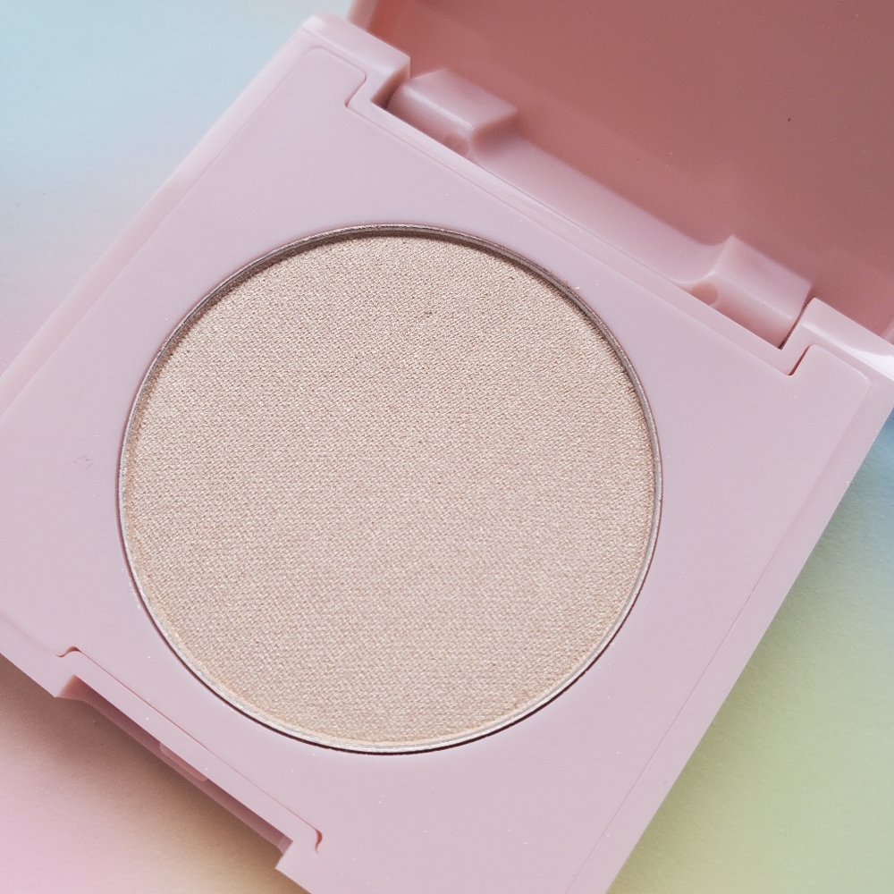 5/$25 🆕️MOTD Lucid Moon Highlighting Powder